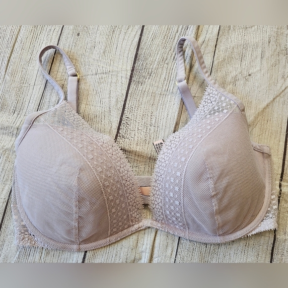 Victoria's Secret Size 34DD Incredible Lightly Lined light Lavender Plunge Bra - Picture 2 of 8